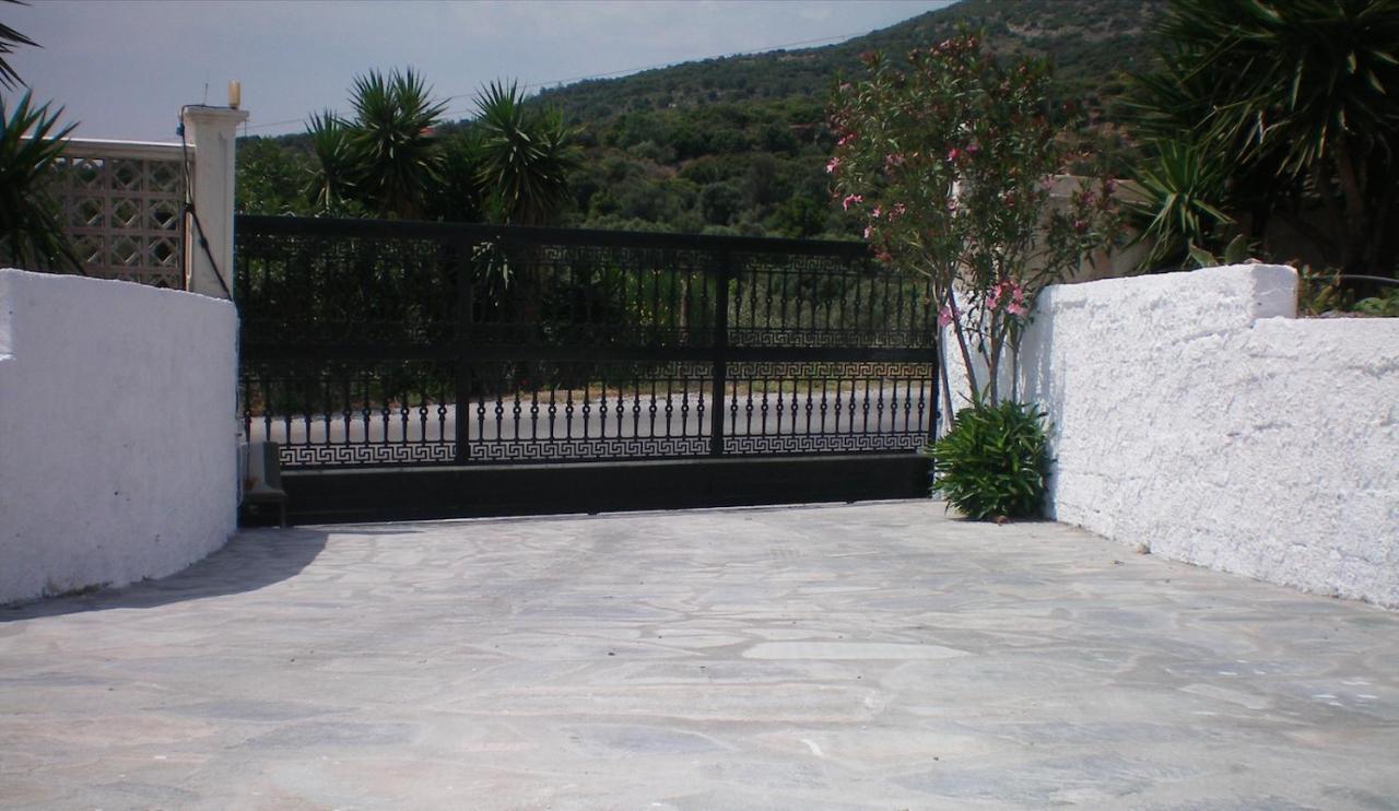Villa Karras Питагорио Екстериор снимка